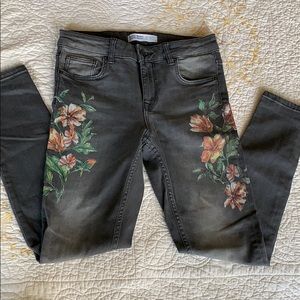 Zara Basic Jeans Size 4
